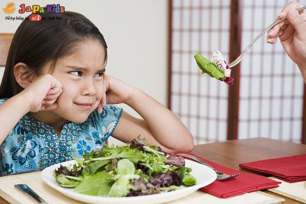 cách khắc phục trẻ biếng ăn