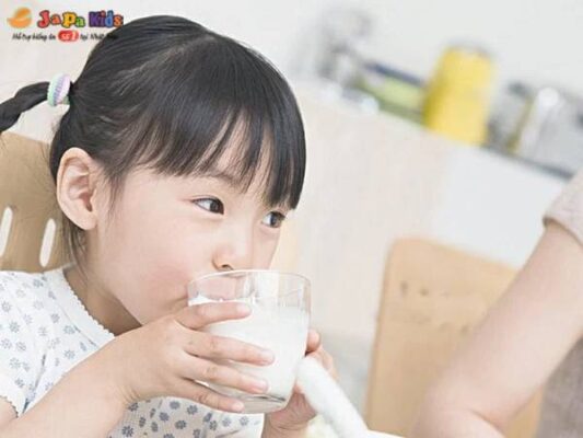 bé chậm tăng cân